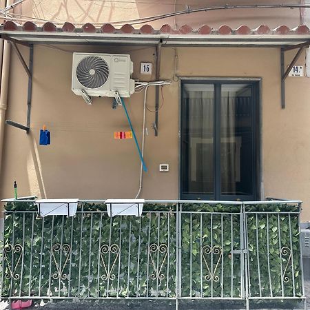 Appartamento Bonahouse Aeroporto di Catania Fontana Rossa Esterno foto